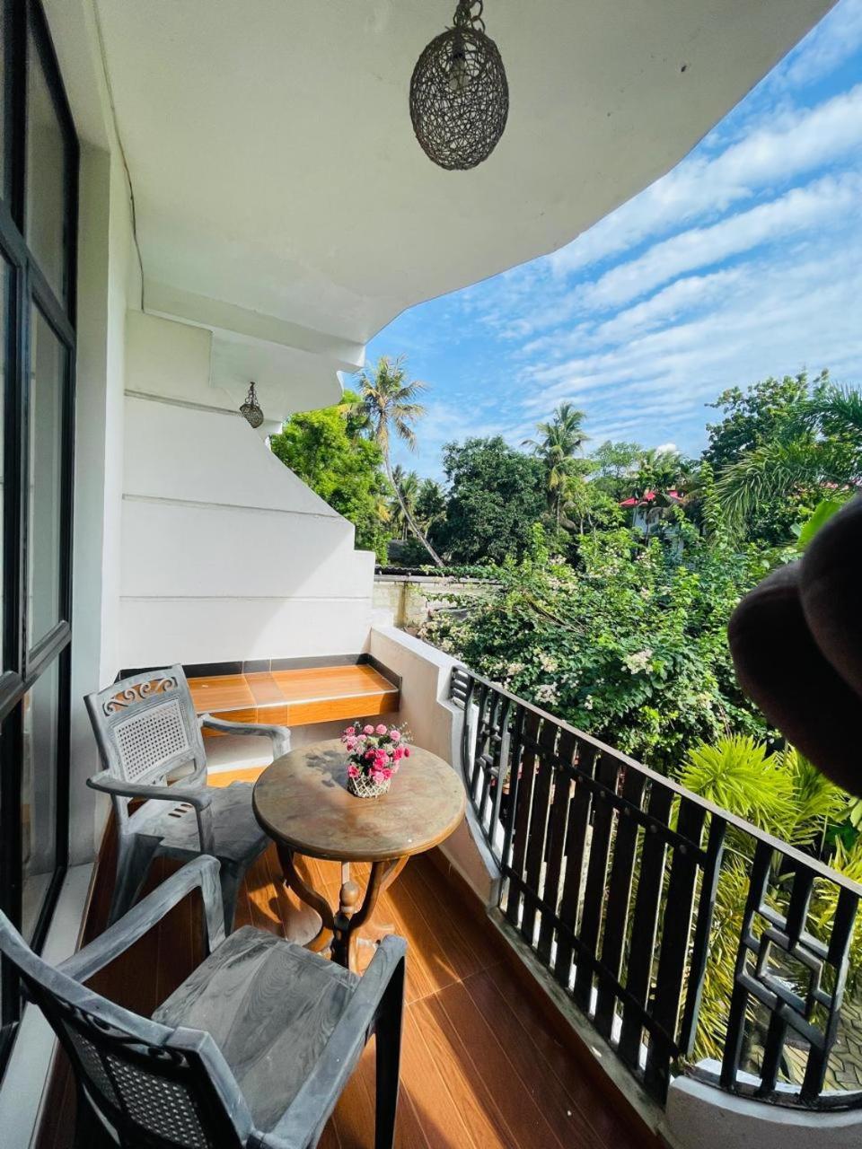 Awon Mirissa Hotel Екстериор снимка
