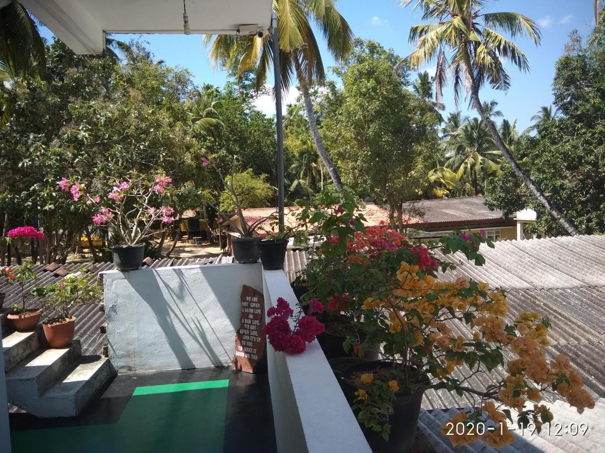Awon Mirissa Hotel Екстериор снимка